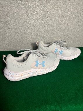 Under Armour Women Gym Charged Assert 10 Run Training shoes size 8.5